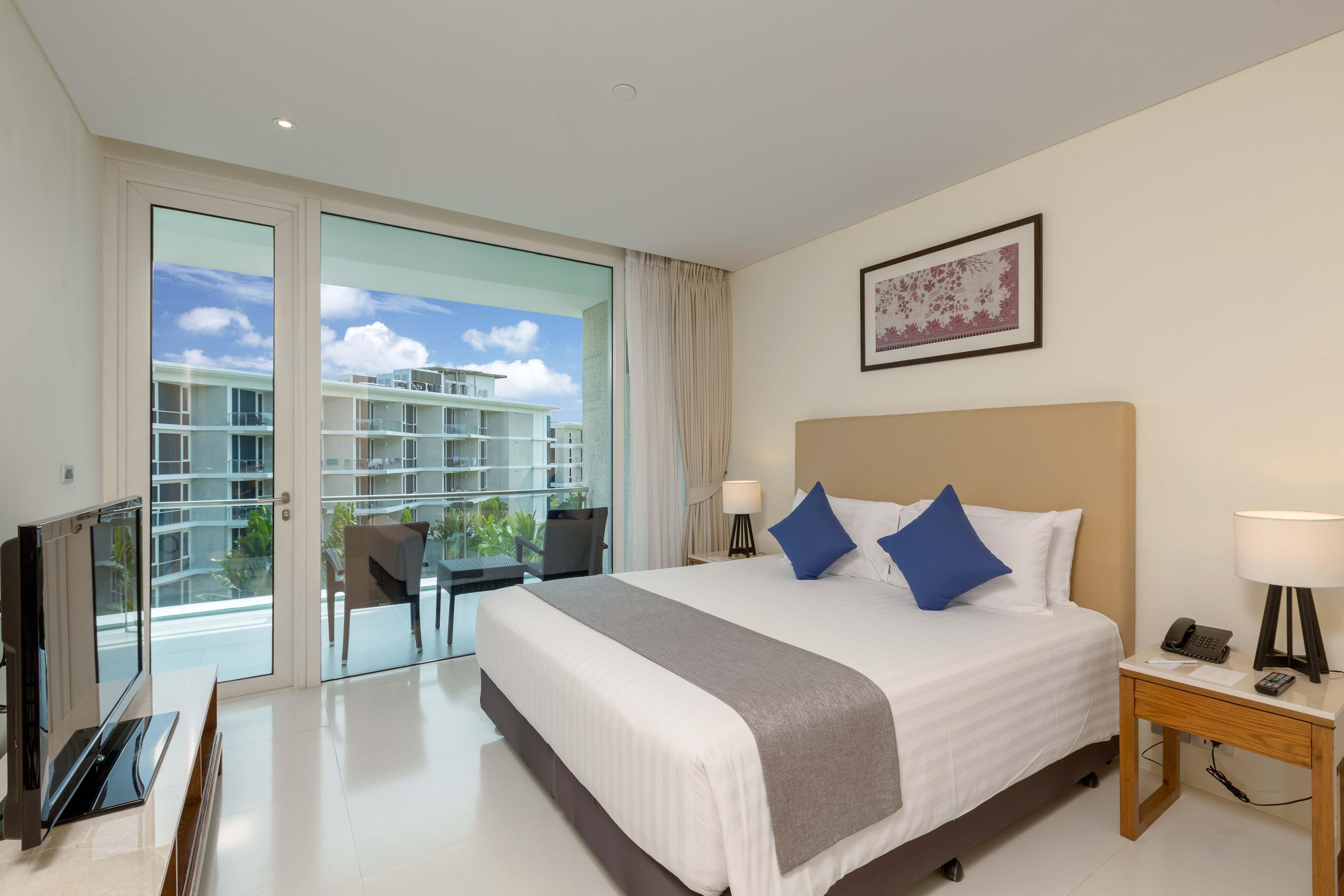 Splash Beach Resort, Maikhao Phuket - Sha Extra Plus Maikhau-part Kültér fotó A bedroom at the hotel