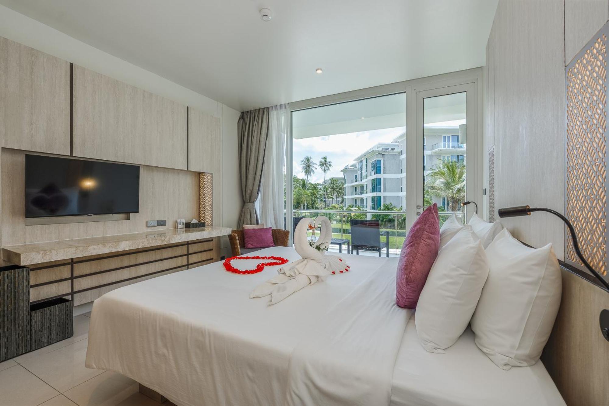 Splash Beach Resort, Maikhao Phuket - Sha Extra Plus Maikhau-part Kültér fotó Deluxe Ocean View
